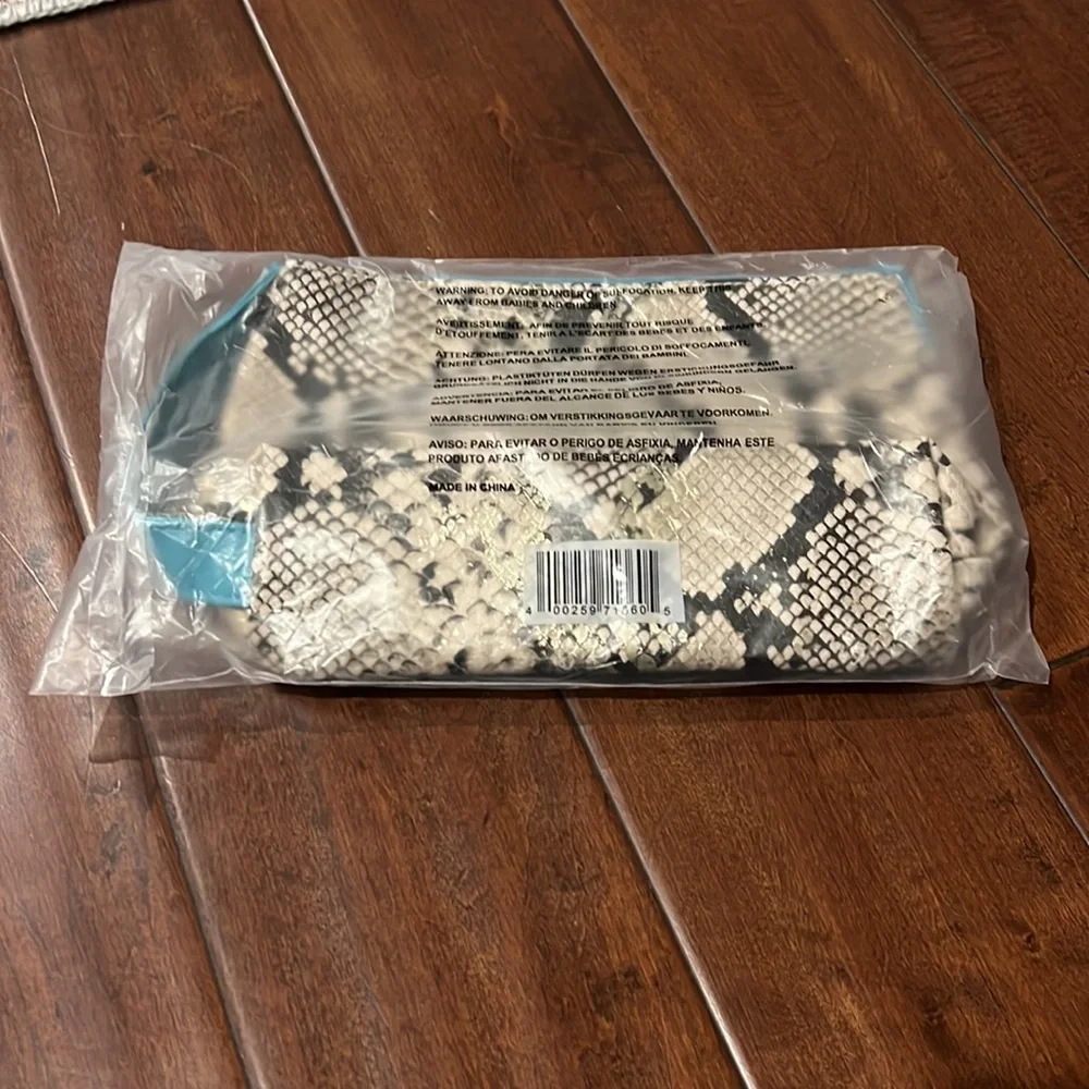 NEW Cosmetic Bag Snake Print Make Up Travel Pouch Gold Tan Print Blue Strap
